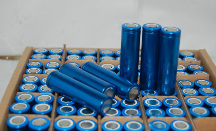 电动车锂电池的寿命有多长(电动车的锂电池一般寿命有多久?)