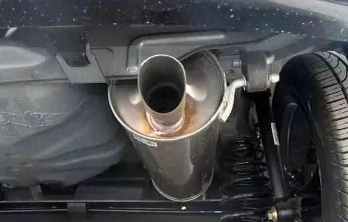 汽车排气管漏气怎么修复(汽车排气管漏了怎么修复)