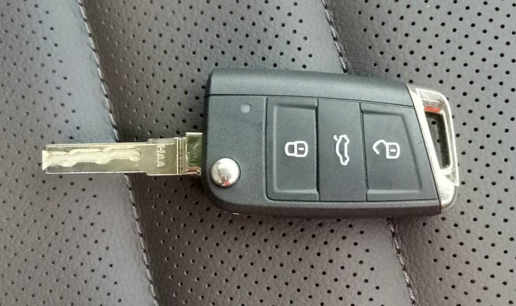 使用车钥匙的注意事项有哪些(车钥匙在使用时有哪些注意事项)