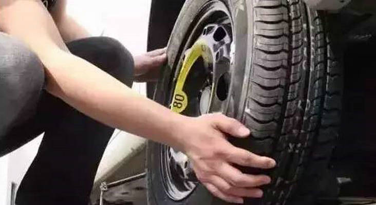 汽车怎么换轮胎 汽车轮胎如何更换
