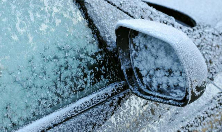 下雪后汽车车窗被冻住怎么办(下雪后车窗结冰)