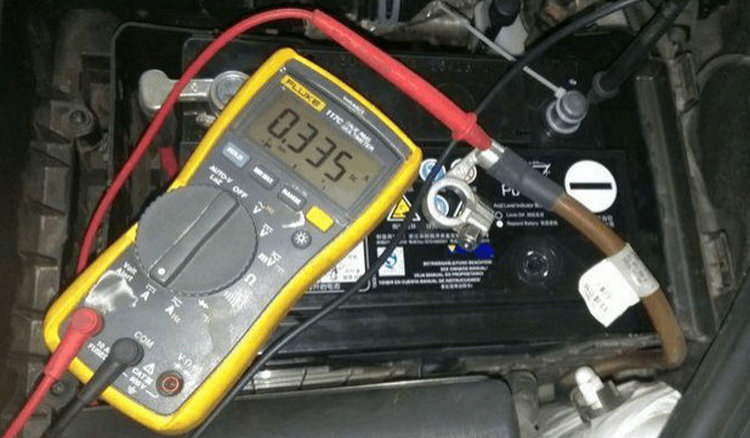 汽车电瓶电量不足的表现有哪些