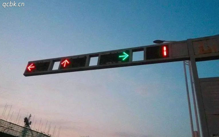 车辆右转弯受红灯限制吗(右转弯红灯可以走吗)