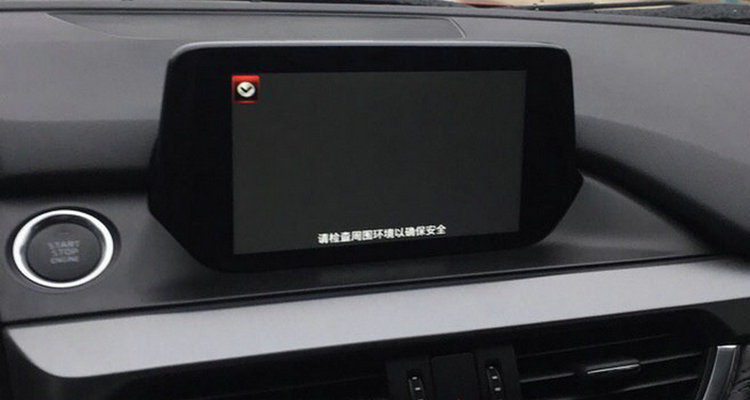 车载显示屏黑屏了怎么办(导航屏幕不显示黑屏了是怎么回事)
