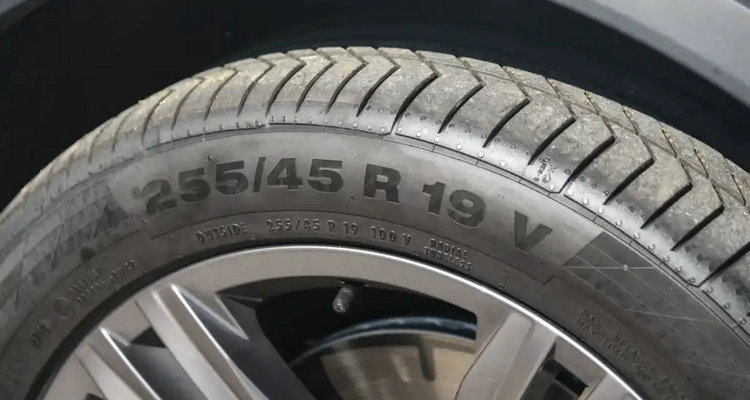 轮胎后面h和v什么意思(轮胎后面的字母v和h各代表什么)