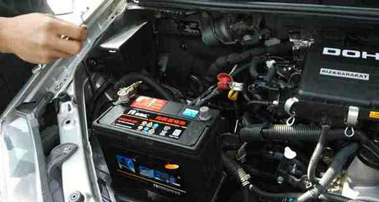 汽车显示12v蓄电池电量不足怎么办