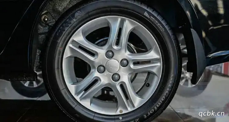 轮胎和轮毂之间漏气怎么办(轮毂和轮胎之间漏气对轮胎有影响吗)
