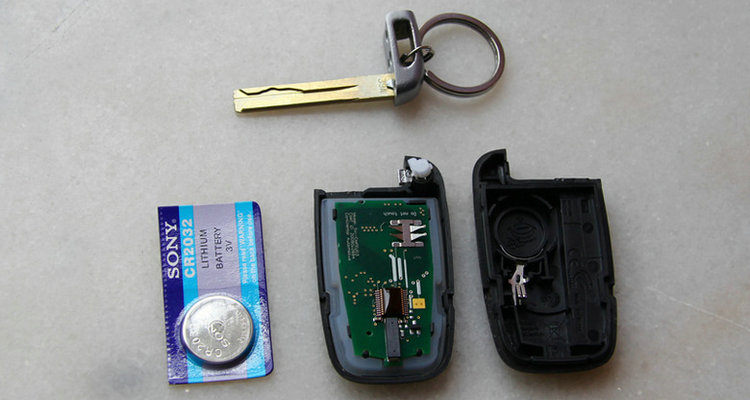 汽车钥匙的电池多久更换一次(汽车钥匙的电池一般多久更换一次)
