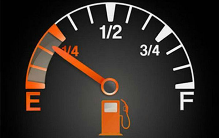 油表显示为0时能跑多少公里(汽车油表为0的时候还能开多久)