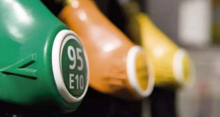 95和92油哪个经济划算(汽车加95号和92号汽油的区别)