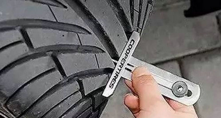 汽车轮胎怎么看磨损程度(汽车轮胎怎么看磨损程度图片)