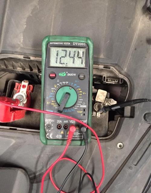 为什么汽车电压大于12V(汽车为什么要使用直流电压)
