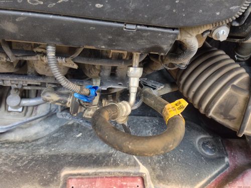 为什么汽车停那发现油管漏油 汽车油管漏汽油还能开吗