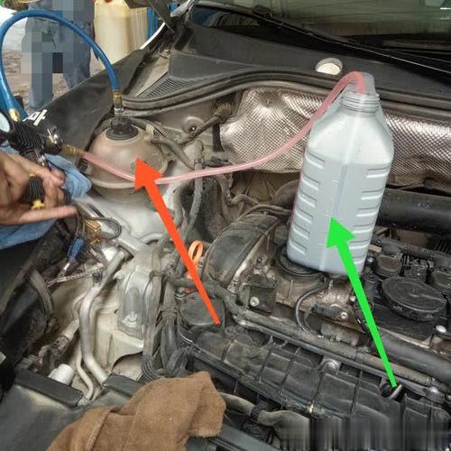 为什么车开空调能闻到冷却液的味道