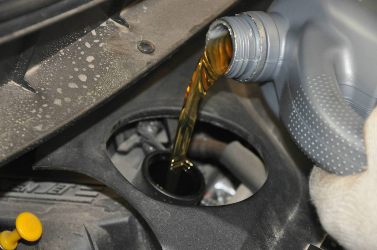 汽车零下40度使用什么机油 零下40度用什么机油好启动车辆