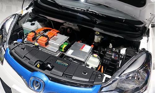 长安纯电动汽车是什么电池(电池的寿命怎么样)