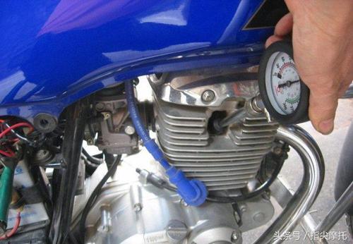 问摩托车收油减速快什么原因 摩托车收油顿挫是什么原因