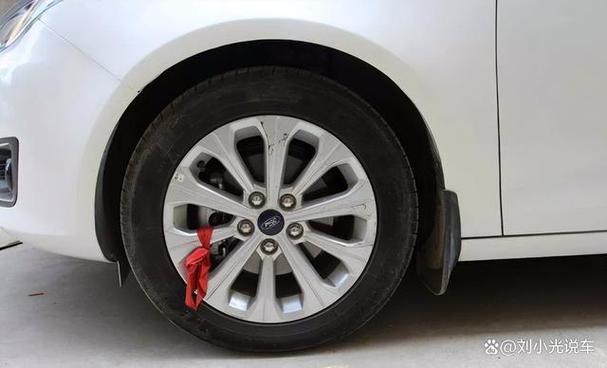 新车轮胎为什么绑红绳 新车轮胎绑红绳有什么隐患