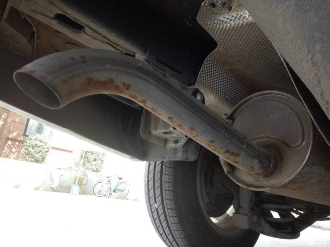 汽车排气管为什么生锈(汽车底盘排气管生锈正常吗)