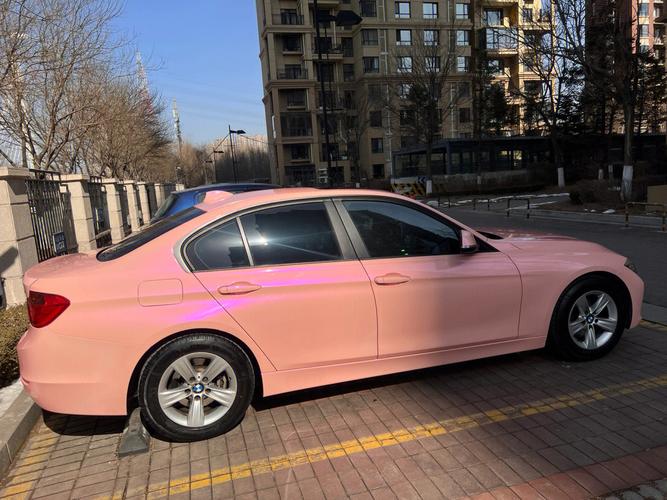 汽车为什么没有粉色的(为什么汽车粉色少)
