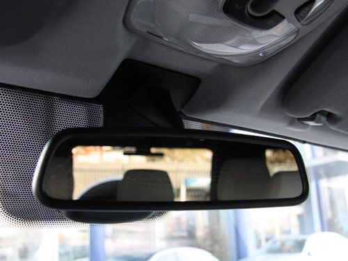 汽车内后视镜为什么固定在玻璃上面