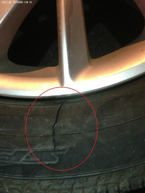 汽车轮胎为什么开裂(汽车轮胎一年就开裂)