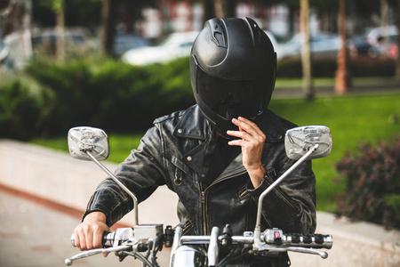 摩托车为什么要戴头 摩托车为什么戴头盔