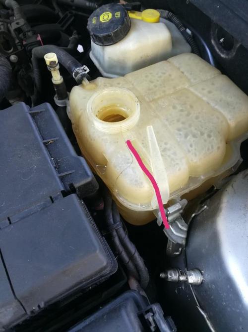 凉车副水壶水为什么少了 汽车副水壶坏了有什么影响