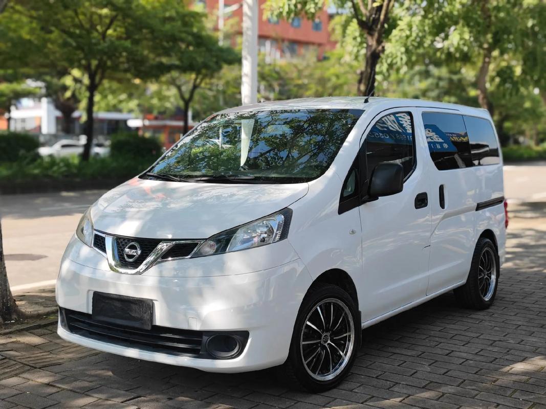 nv200为什么用那样小的轮胎 nv200轮胎尺寸可换大点吗