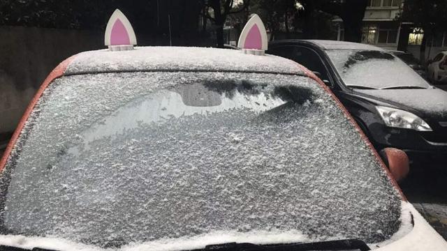 冬天为什么汽车在窗外结冰 为什么冬天车窗上会结冰