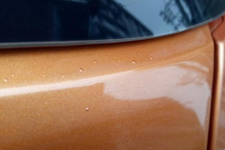 汽车喷漆为什么表面有无数小气泡