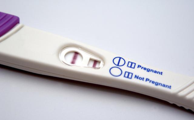 早孕试纸看男女第二道，生男孩的验孕棒图片