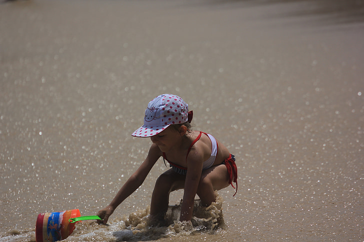 beach-kids-playing-children-the-little-girl-preview.jpg