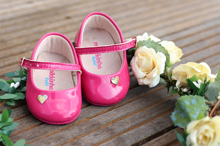 shoe-child-daughter-slipper-preview.jpg