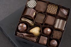 哺乳期能吃巧克力吗 哺乳期哪些食品不宜多吃