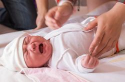 宝宝脸上长湿疹怎么办 如何有效预防宝宝湿疹