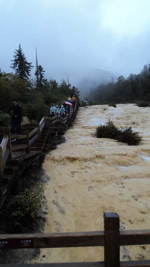 下雨天甘南旅游怎么样